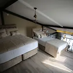 Artist 3* イスタンブール