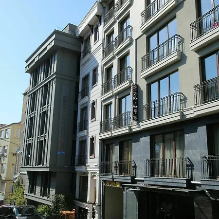 Artist Aparthotel